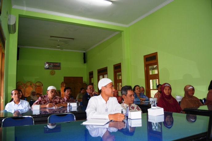 Para peserta kegiatan Pembinaan Pengobat Tradisional Kota Madiun.